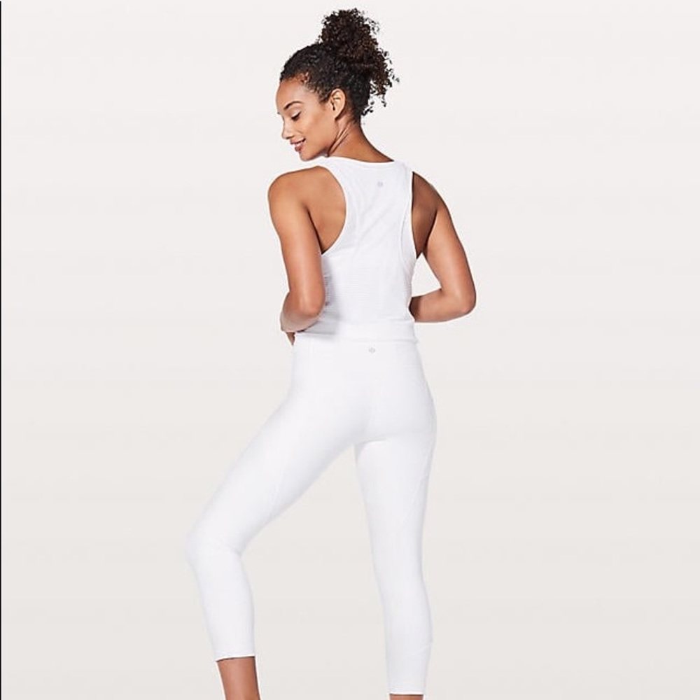Lululemon white speed up crop leggings 🍋